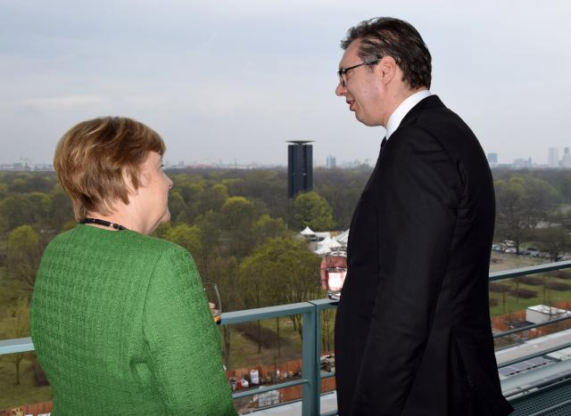 Vučić: Gospođa Merkel želi da se stvari drže pod kontrolom